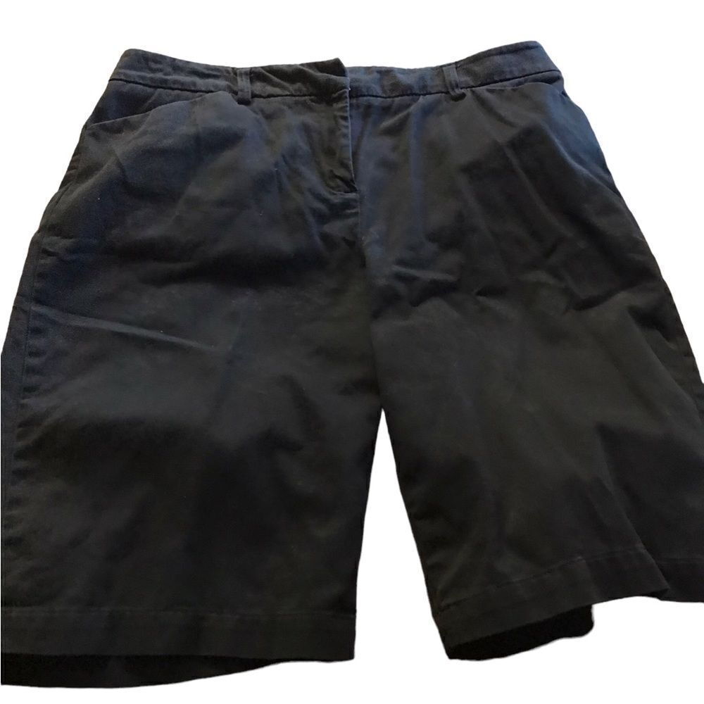 Jones New York size 12 stretch shorts great condition